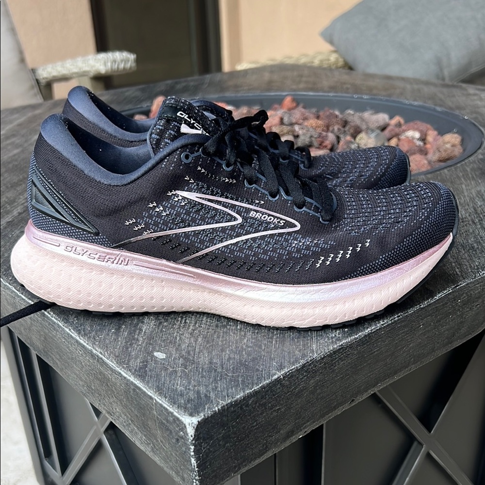 Brooks Women's Black and Pink Running Shoes